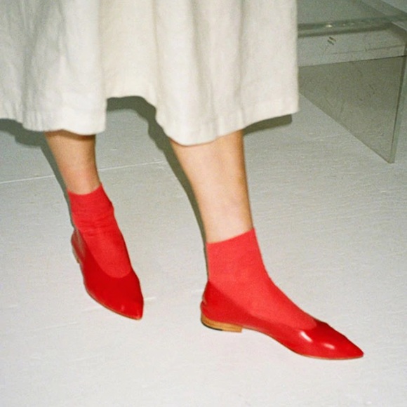 Martiniano Party Flat in Red - Picture 2 of 6